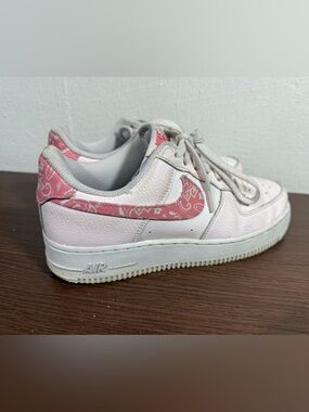 Nike Air Force 1 Pink Paisley Sz 8